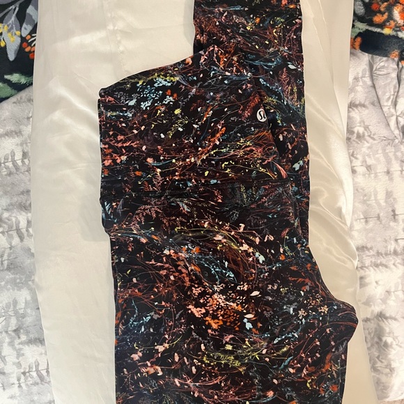 Lululemon • Align Pant II Foliage Overlay Size 6 - Picture 3 of 4